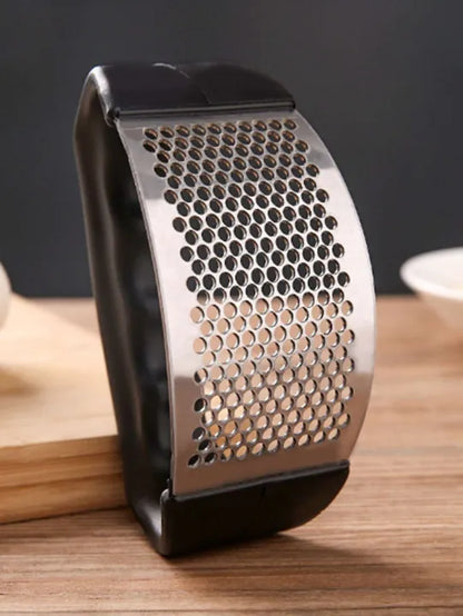 Stainless Steel Garlic Press – Ginger & Garlic Crusher Tool