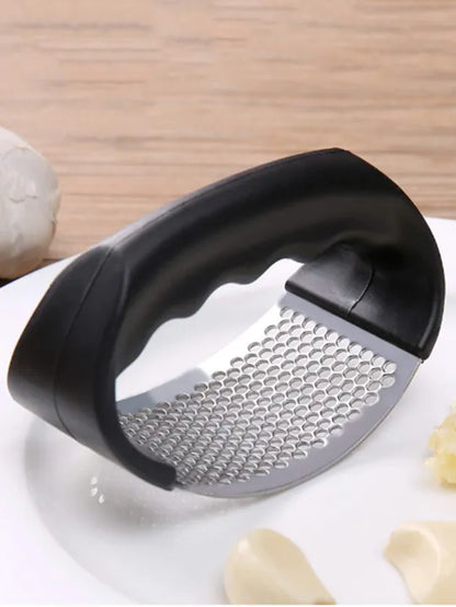 Stainless Steel Garlic Press – Ginger & Garlic Crusher Tool