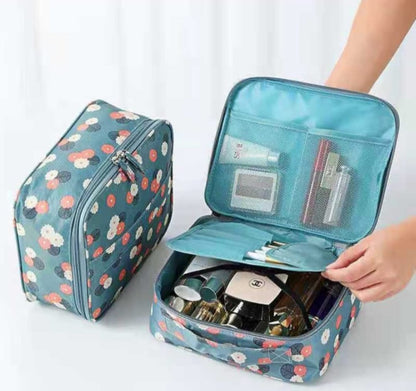 Travel Hanging Toiletry Bag – Waterproof Cosmetic Organizer for Women