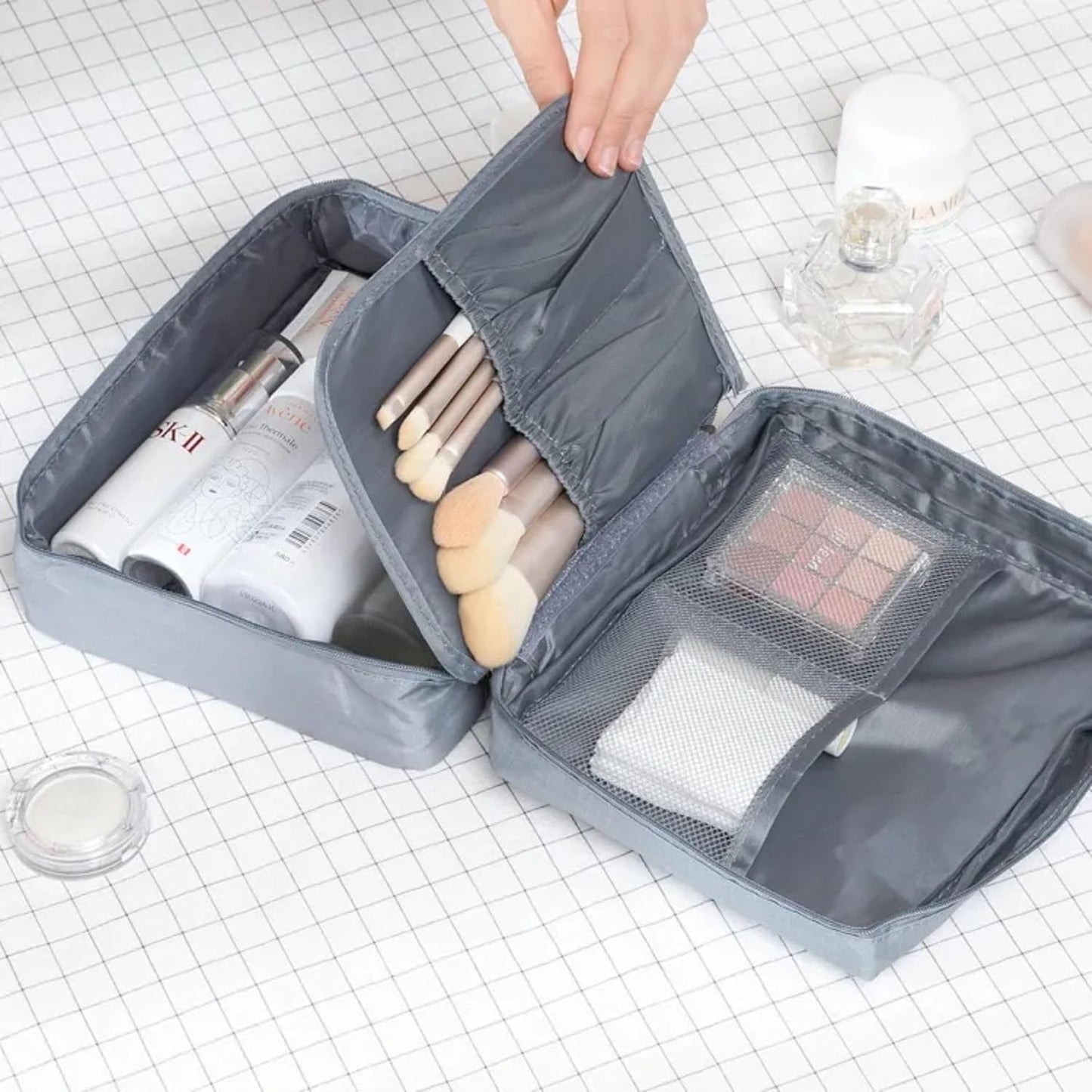 Travel Hanging Toiletry Bag – Waterproof Cosmetic Organizer for Women